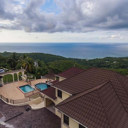 Clarridge View Guesthouse Montego Bay Esterno foto