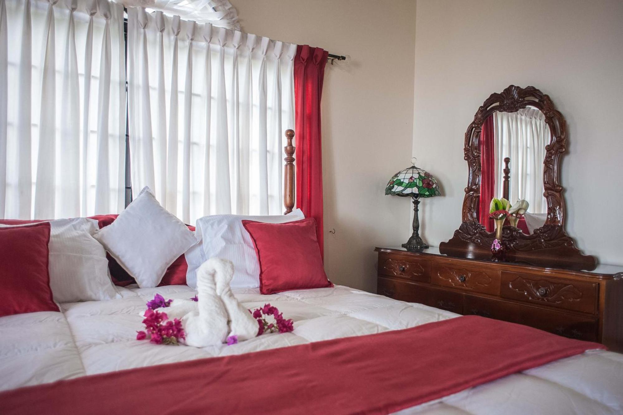 Clarridge View Guesthouse Montego Bay Esterno foto