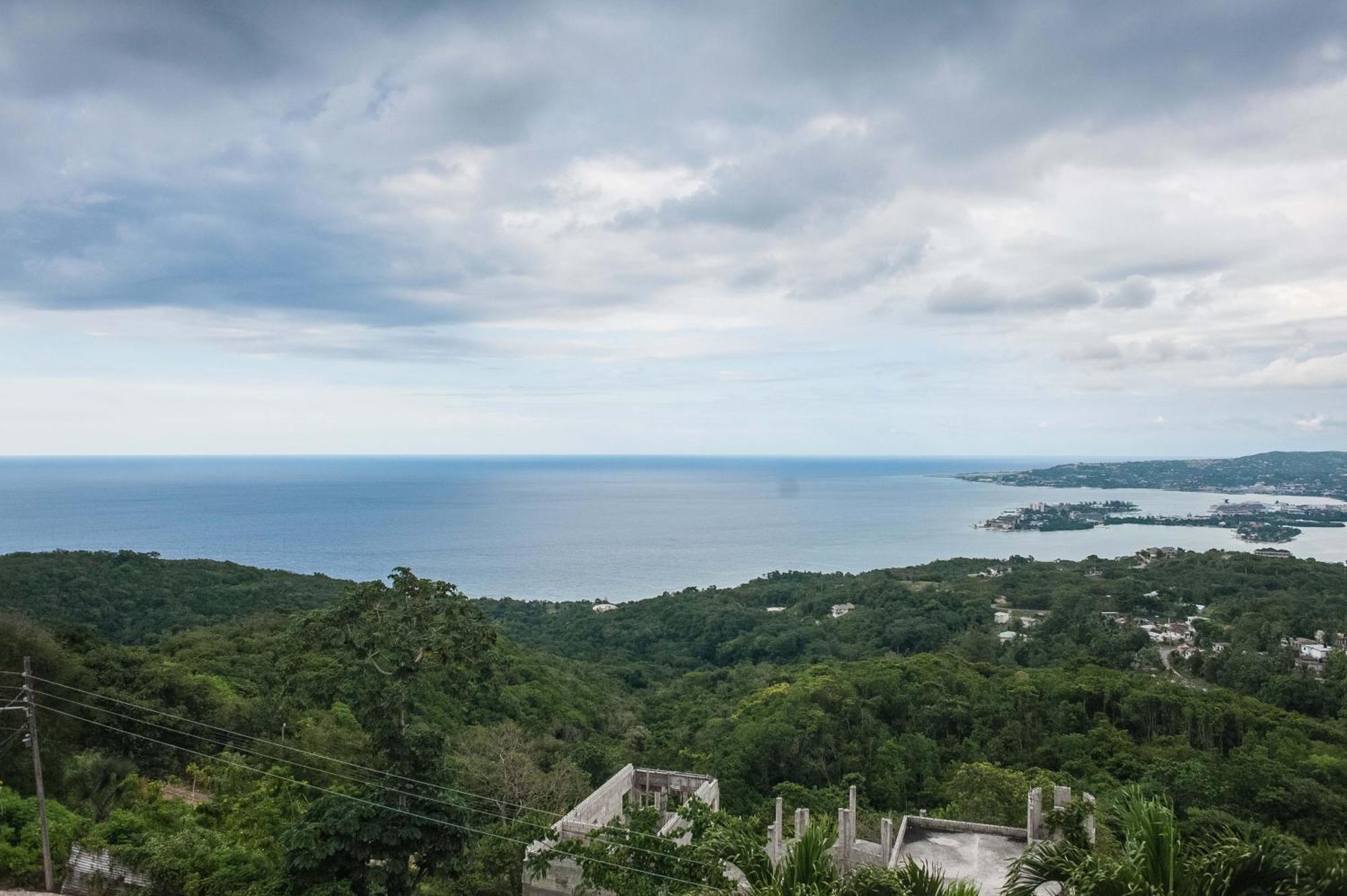 Clarridge View Guesthouse Montego Bay Esterno foto