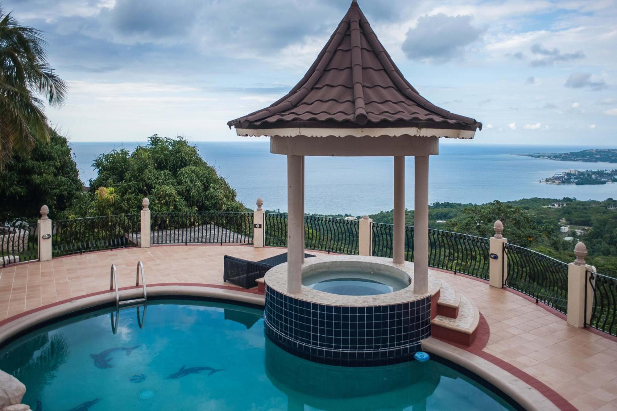 Clarridge View Guesthouse Montego Bay Esterno foto