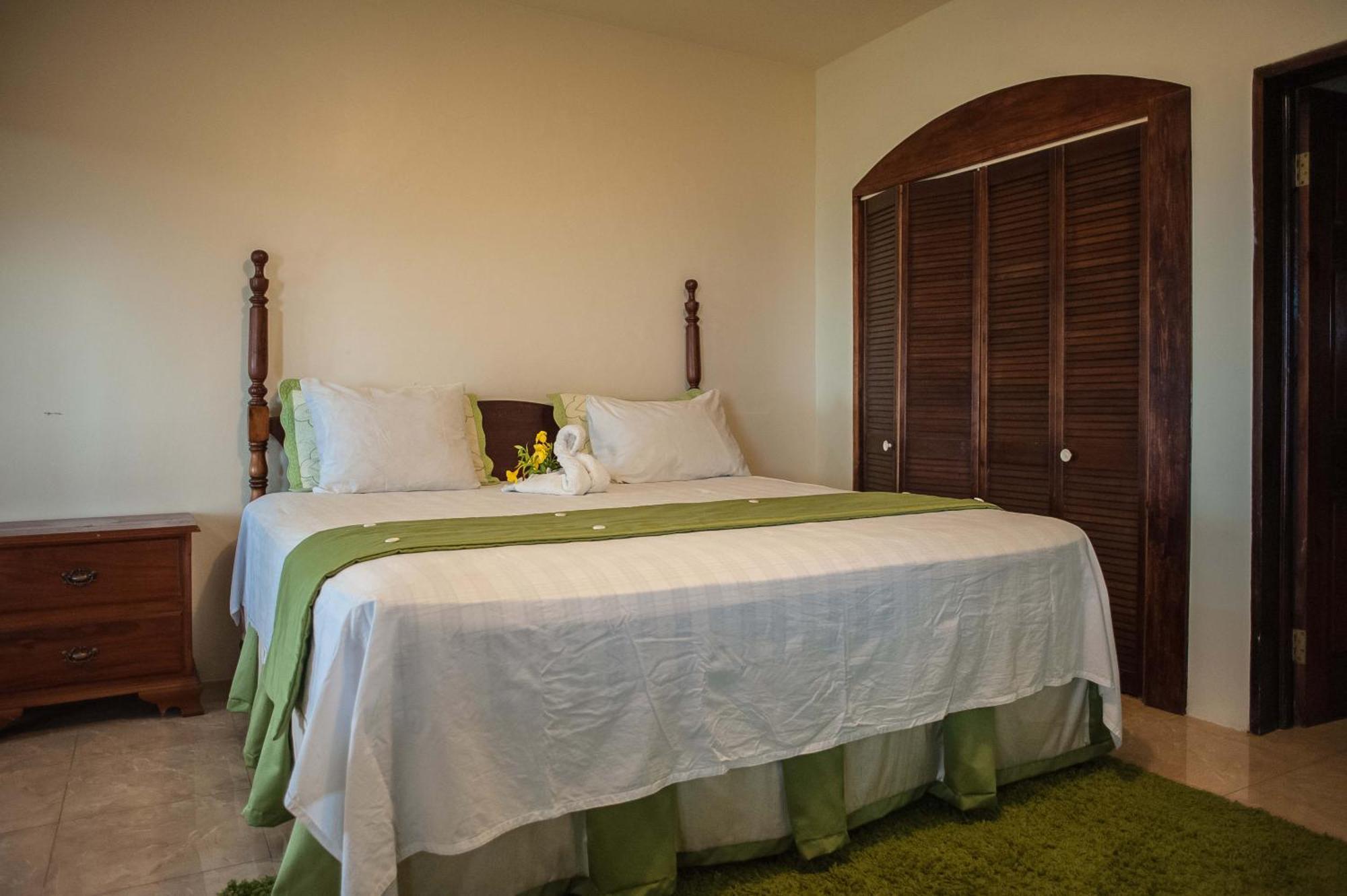 Clarridge View Guesthouse Montego Bay Esterno foto