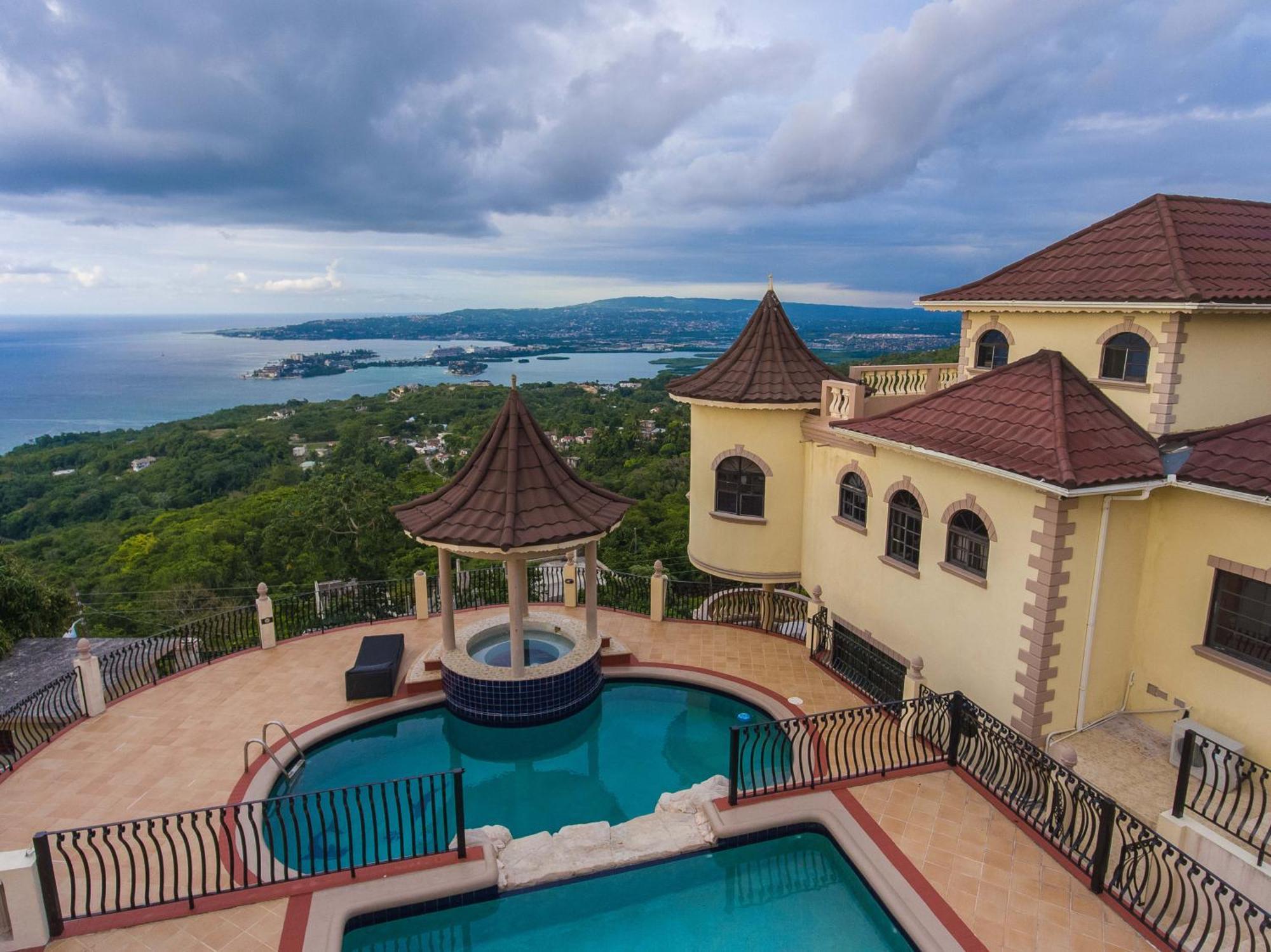 Clarridge View Guesthouse Montego Bay Esterno foto