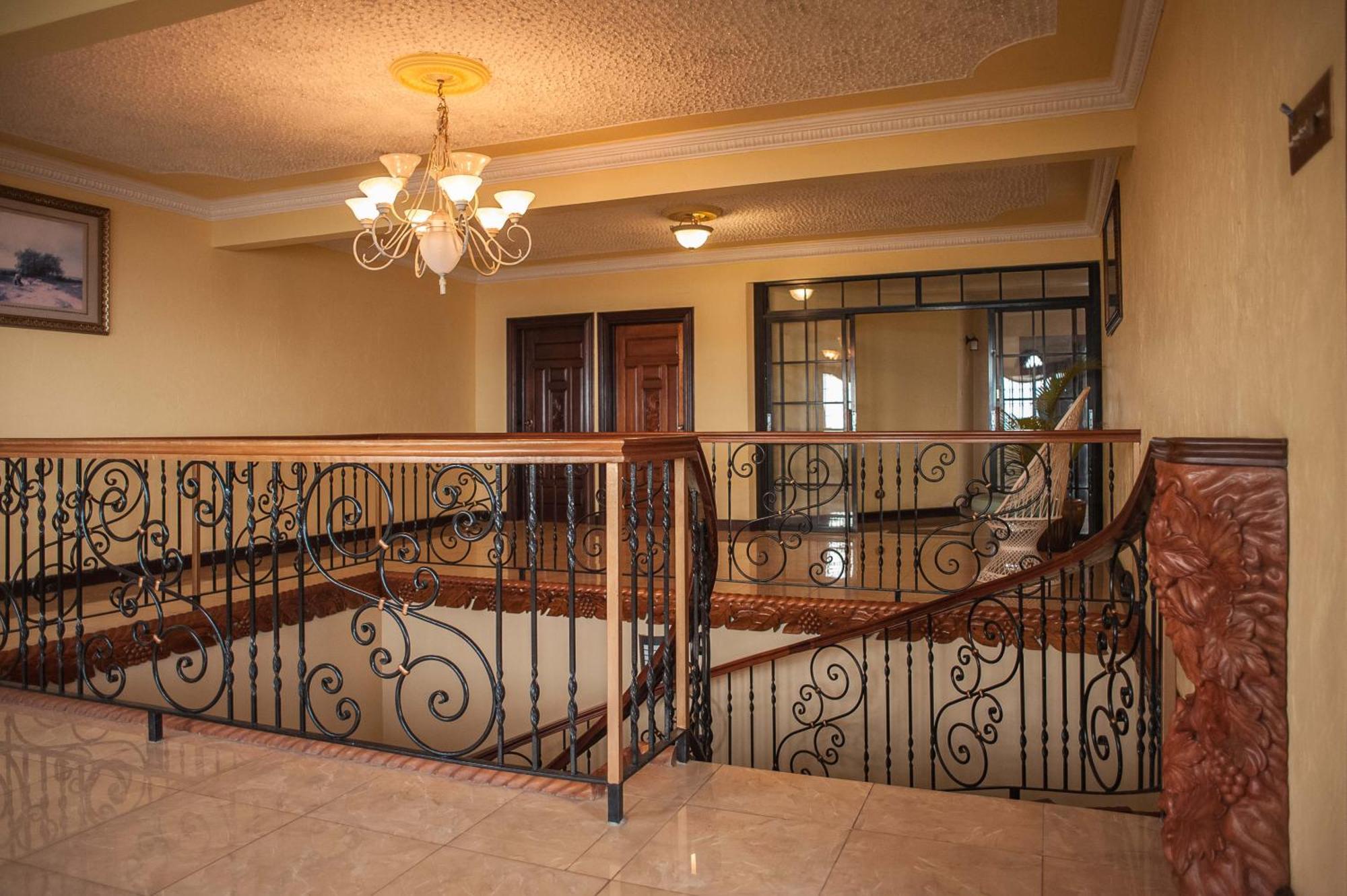 Clarridge View Guesthouse Montego Bay Esterno foto